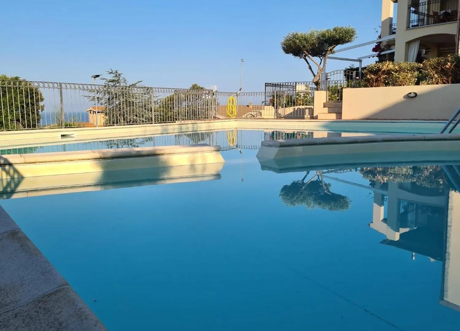 Sunset View Apartment And Pool バデージ