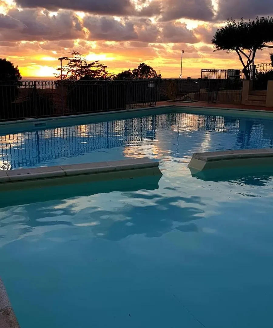 Sunset View Apartment And Pool バデージ